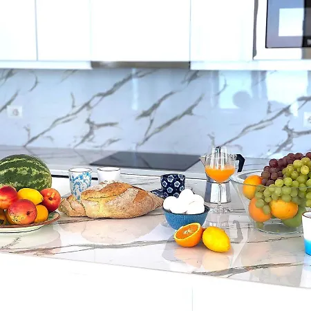 Manhattan Beach Luxury Apartments *
