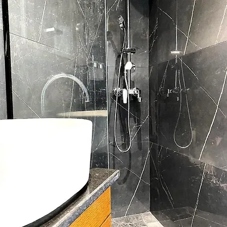 Manhattan Beach Luxury Apartments Sarandë