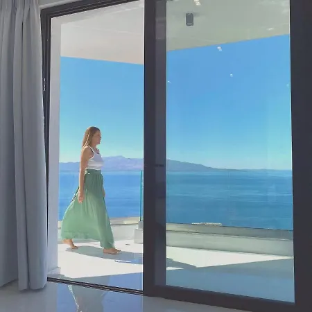 Manhattan Beach Luxury Apartments * Sarandë